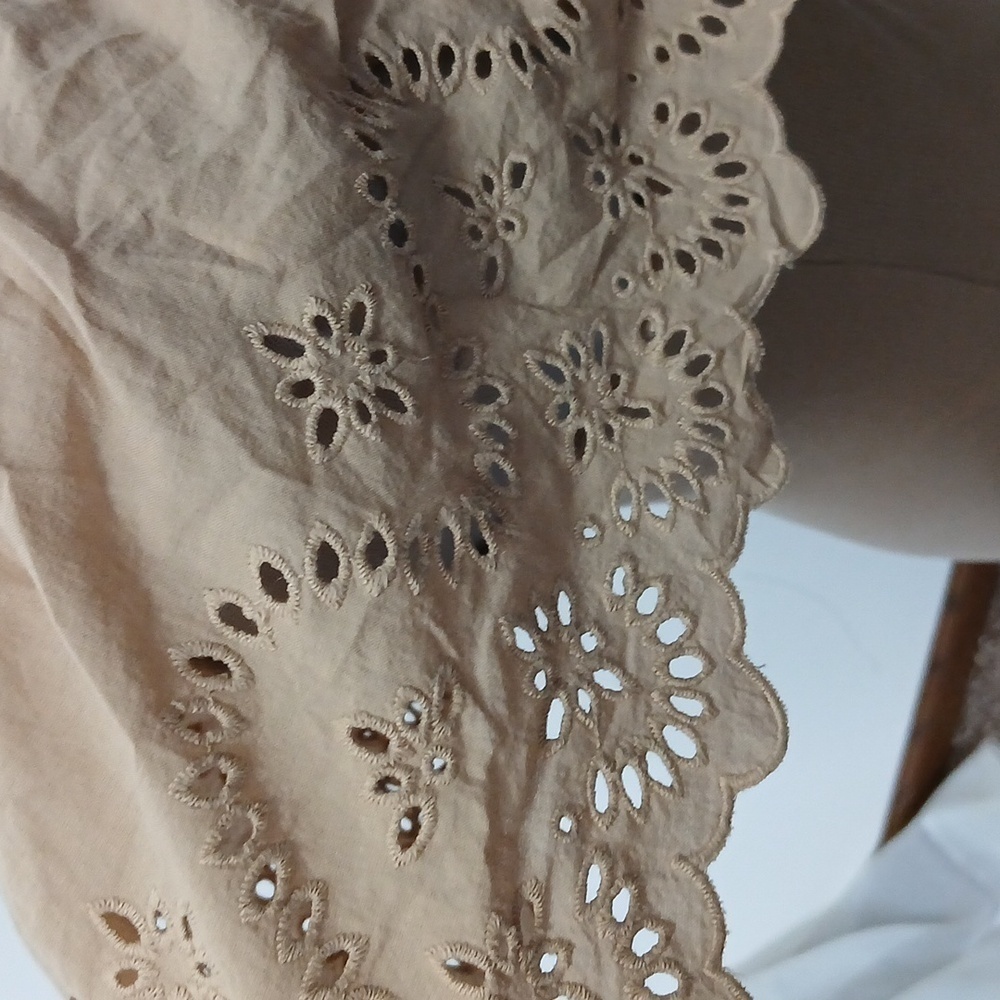 Old Navy beige floral off shoulder tank top size small - Picture 5 of 10